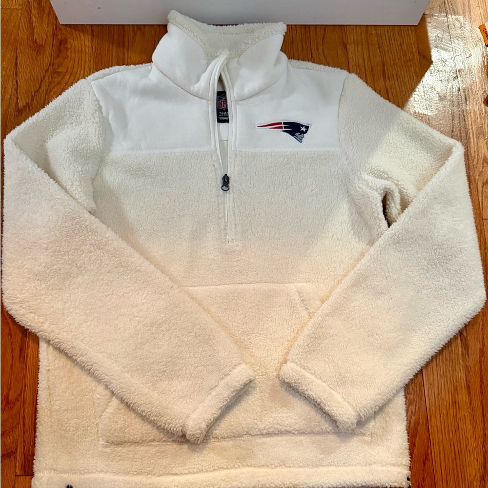 Patriots NFL Cream Sherpa Team Apparel Pullover